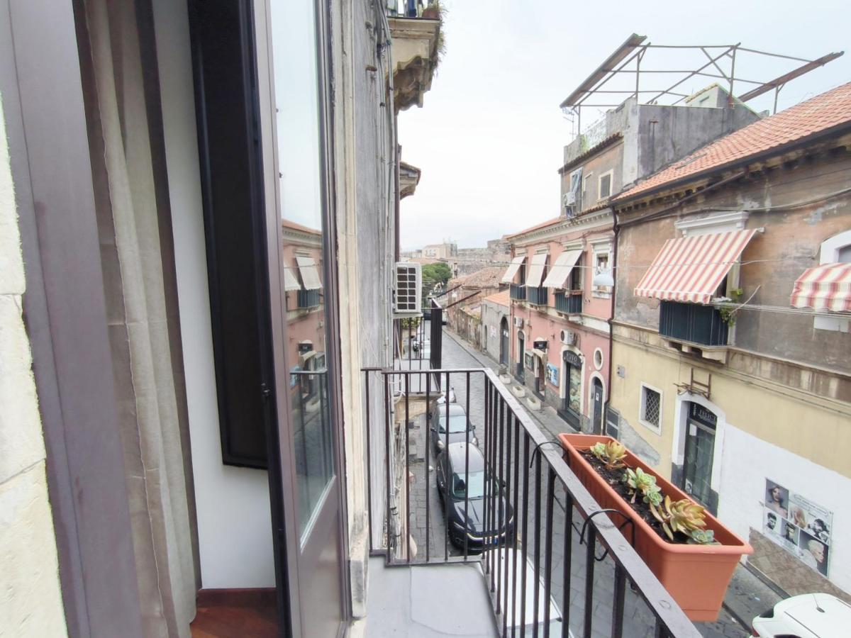 Re Federico II Apartment Катания Екстериор снимка